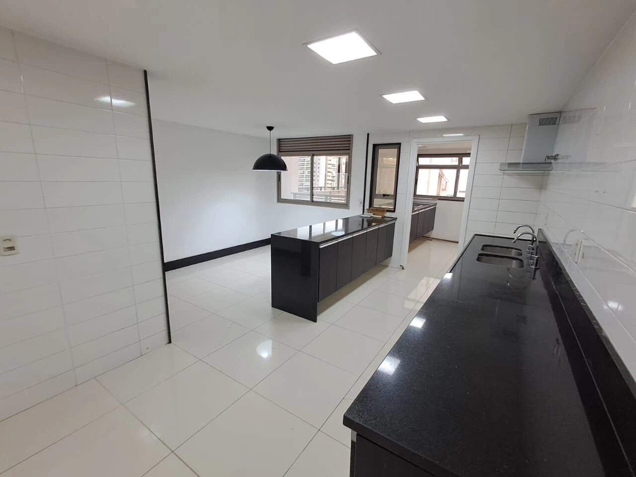4-suite apartment with 370 m² and private BBQ area — photo 8