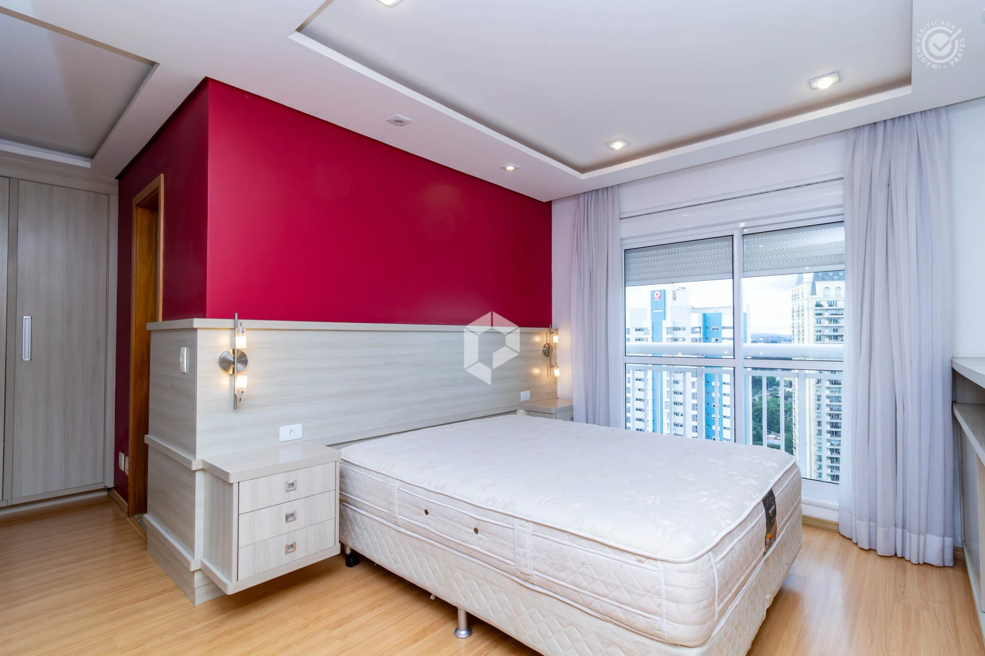 Bathtub in a 3-bedroom apartment, 180 m² — photo 3