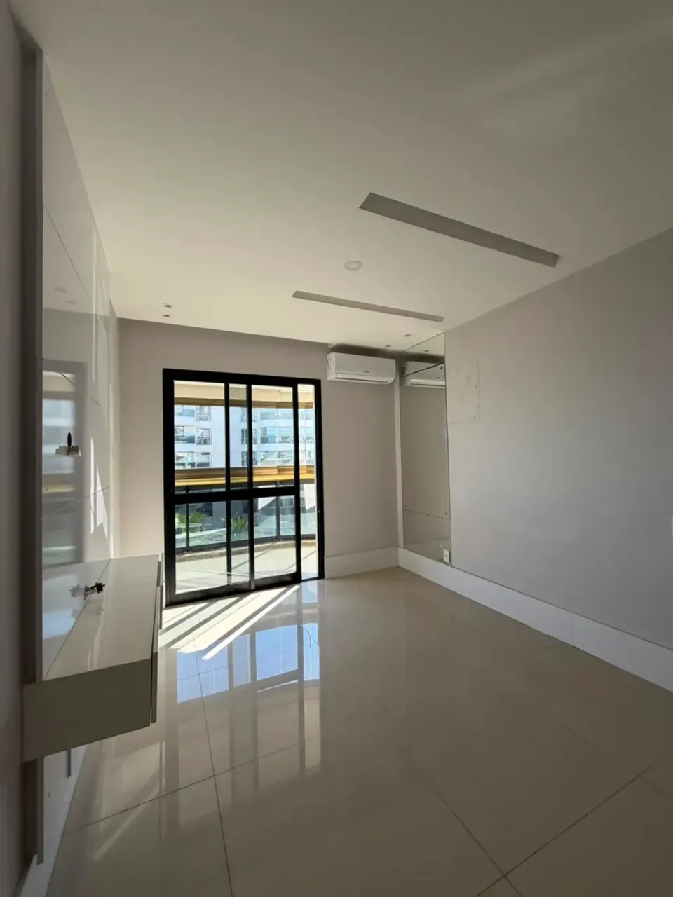4-bedroom apartment with 5 bathrooms and 226 m² — photo 7