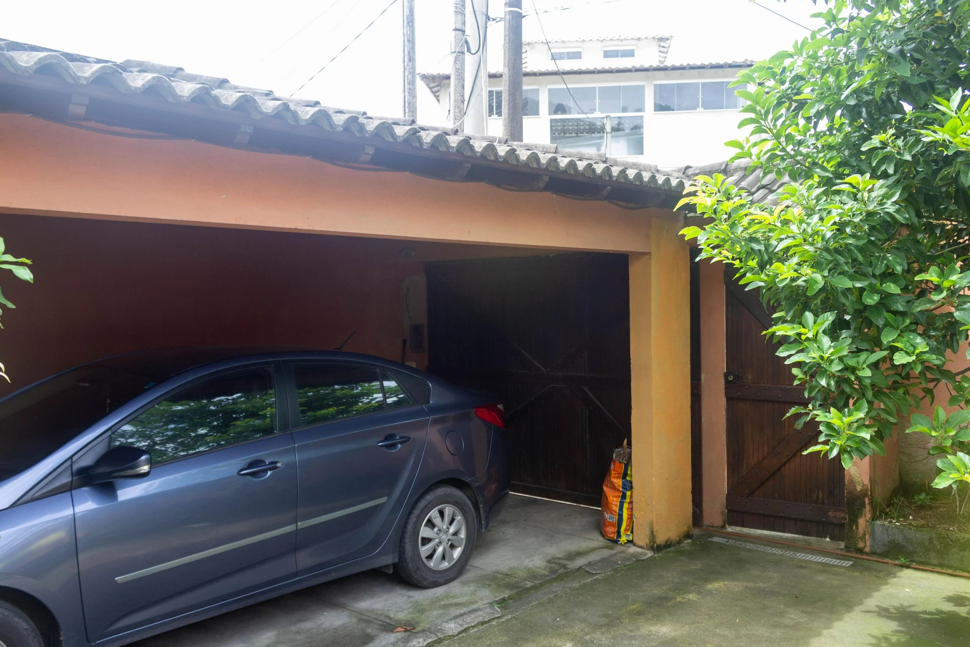 5-bedroom apartment with a washing machine — photo 22