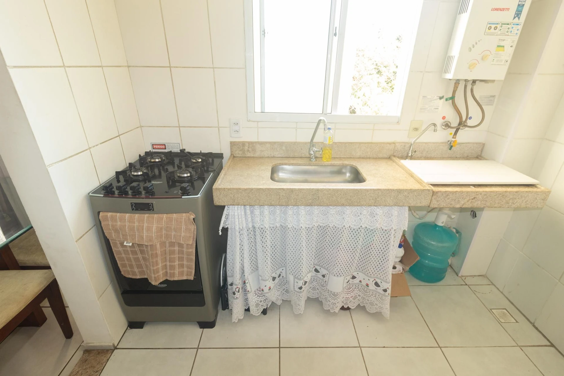 Furnished 2-bedroom apartment with an open-air pool — photo 47