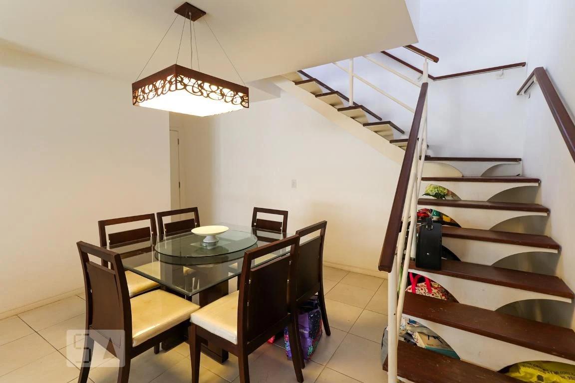 Rental apartment with 4 bedrooms and a glassed-in balcony — photo 25