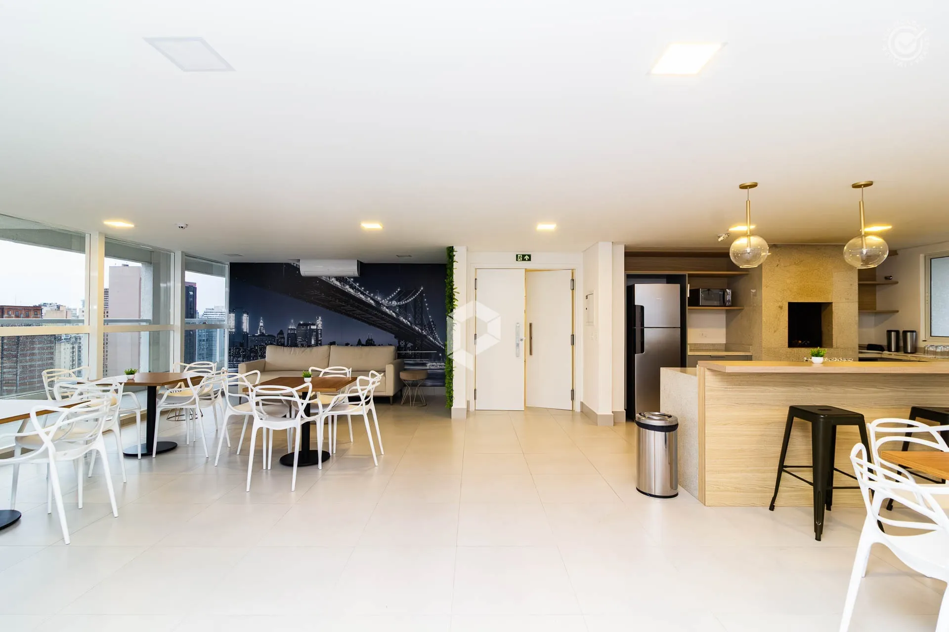 Furnished 1-bedroom apartment with balcony — photo 21