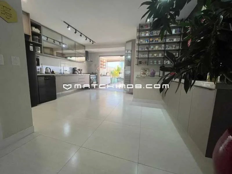 House with 4 bedrooms and open-plan gas kitchen — photo 2