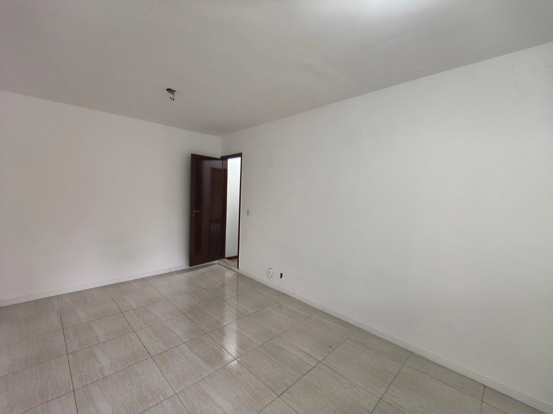 House with 3 bedrooms and an enclosed balcony — photo 56