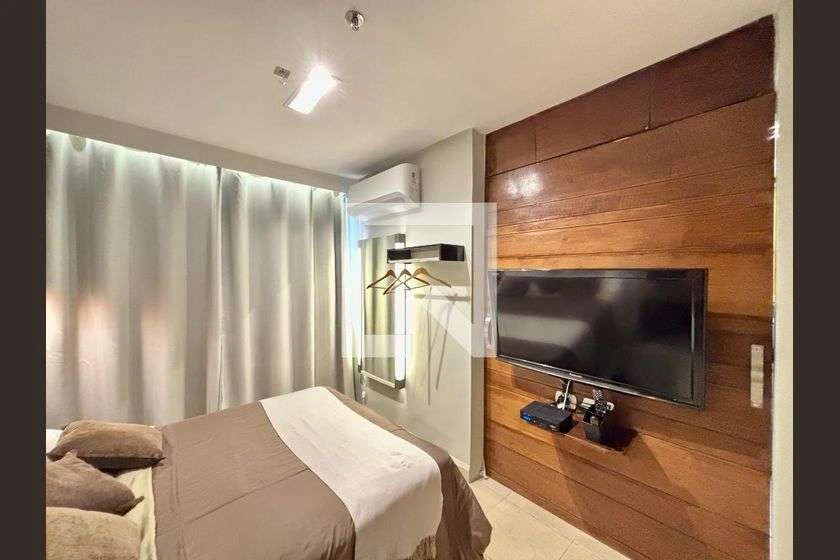 Furnished 1-bedroom apartment with glass balcony 65 m² — photo 5