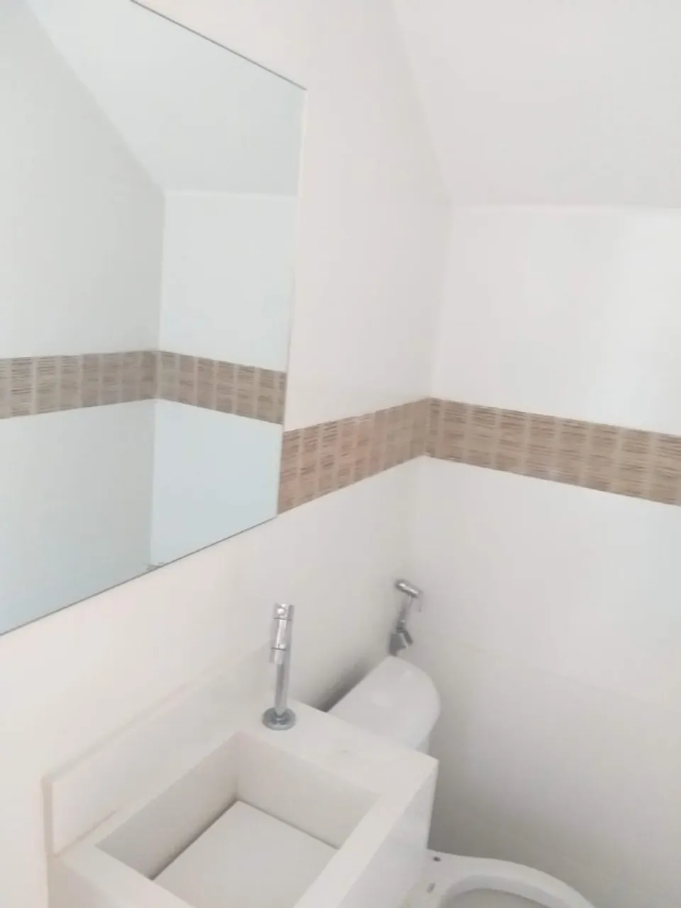 Casa com 5 quartos e 5 banheiros, cozinha com fogão a gás — photo 16