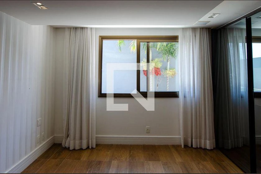 Casa de 4 quartos com 234 m² e 6 banheiros — photo 30