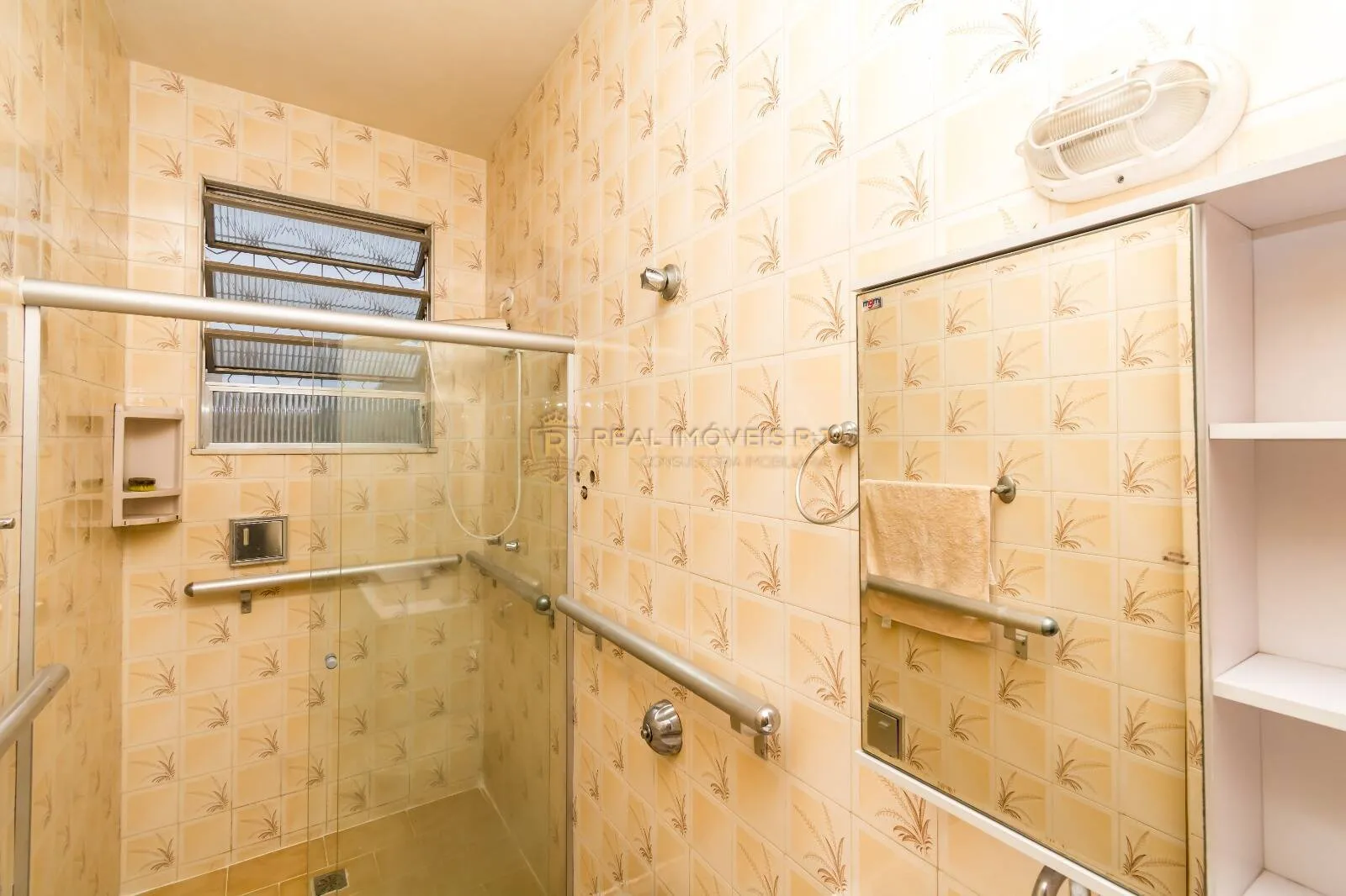 Unfurnished house with 3 bedrooms and 5 bathrooms — photo 39