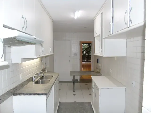 Rental apartment with 3 bedrooms, 2 baths and 133 m² — photo 32