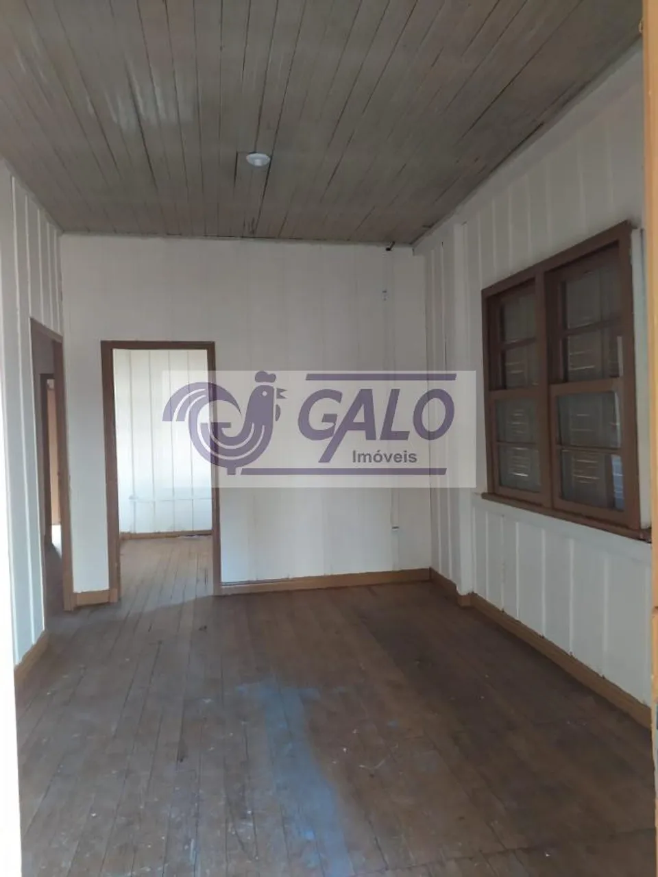 2-bedroom house with wood or laminate floors in Curitiba