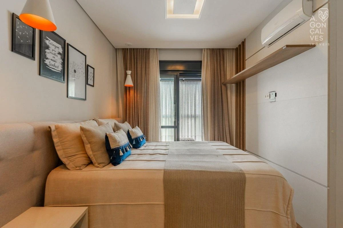 Furnished apartment, 150 m², with floor-to-ceiling windows — photo 5