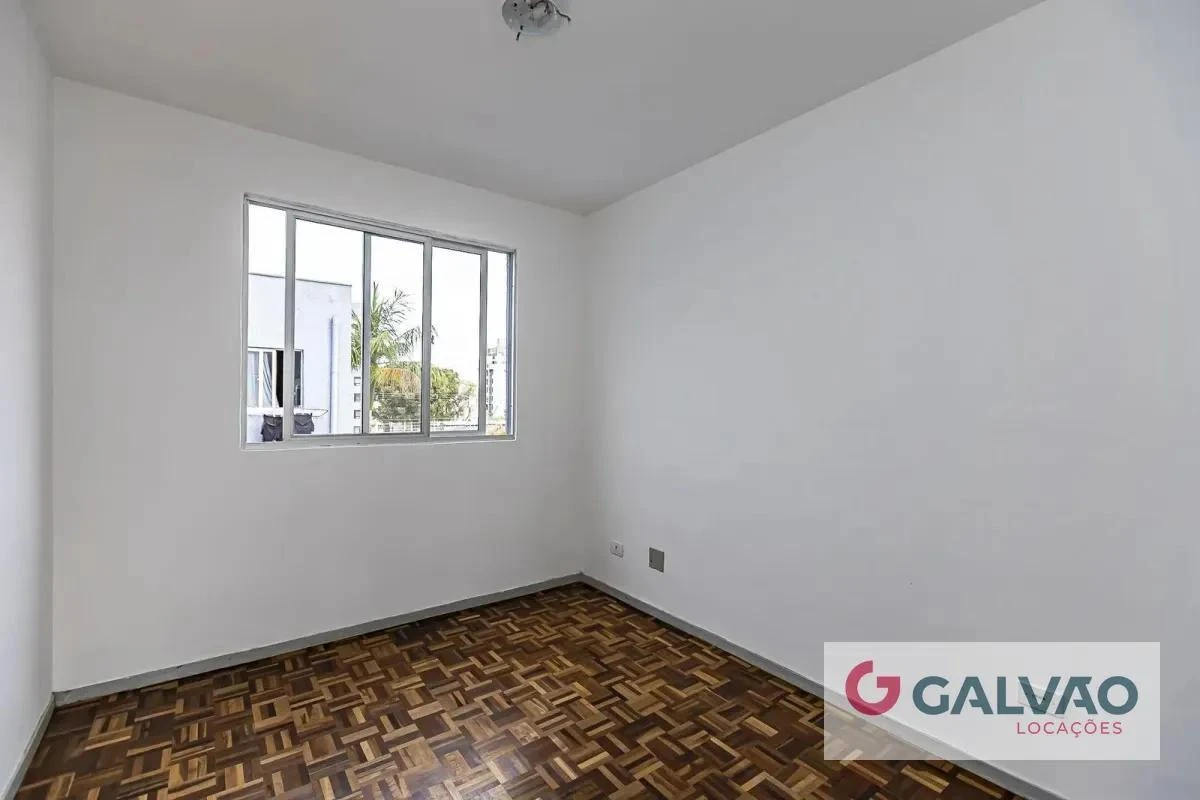 Apartment, 62 m², with wood or laminate floors — photo 3