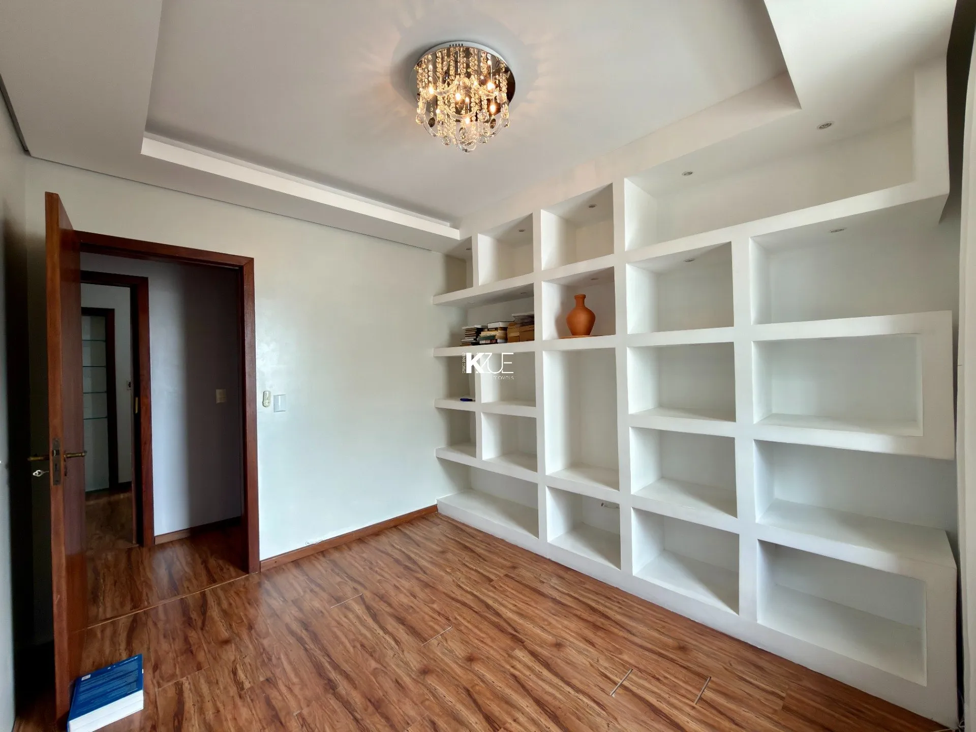 Furnished apartment with 4 bedrooms and 4 baths, 190 m² — photo 2