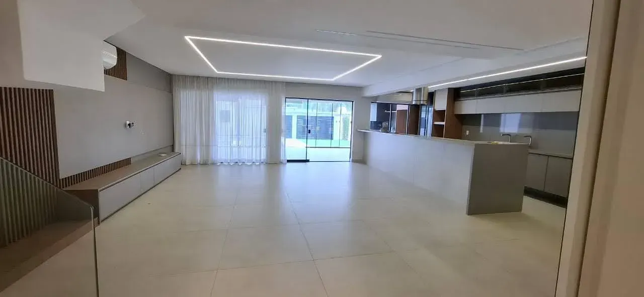 Casa com 4 quartos, 5 banheiros e 3 vagas — photo 6