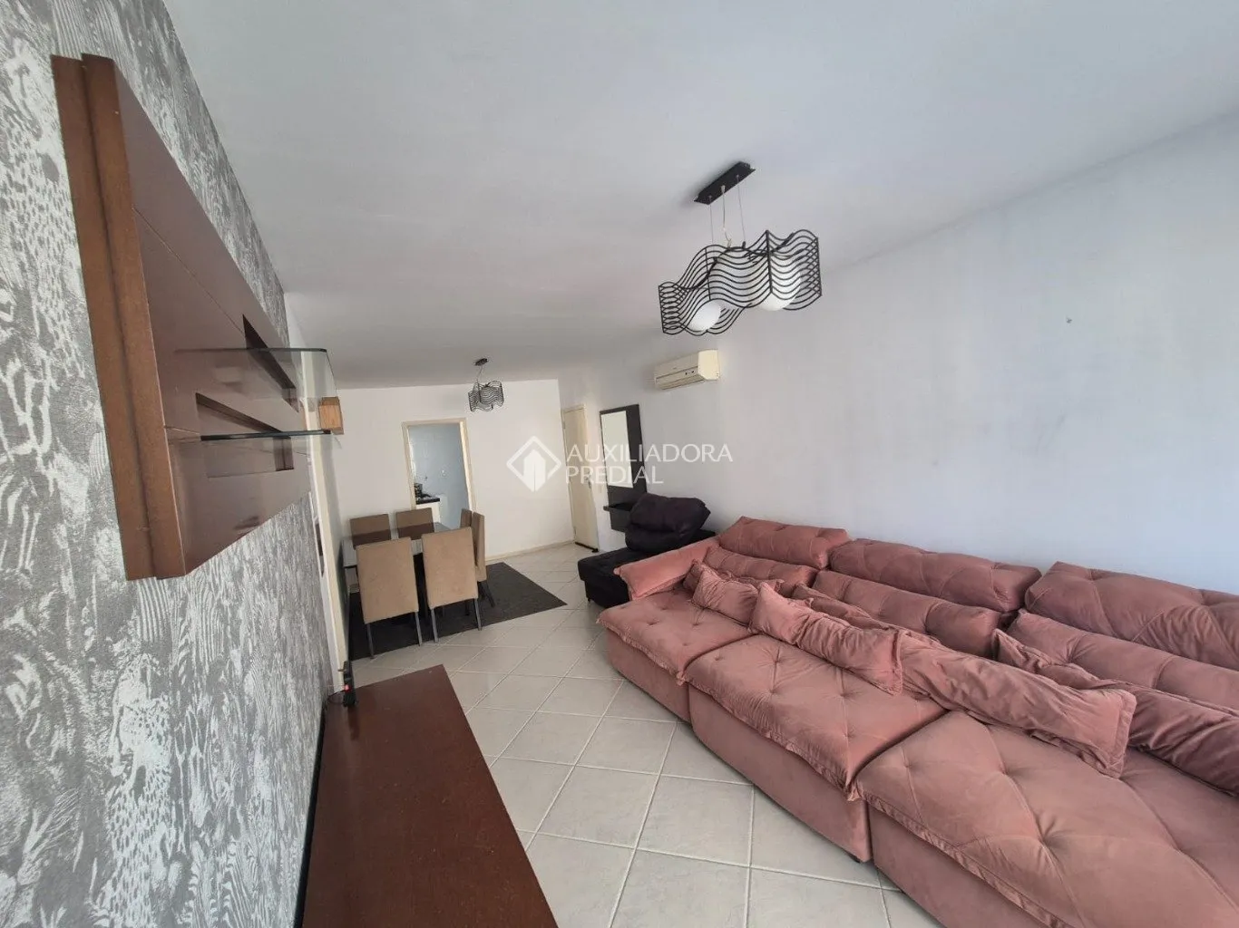 Furnished apartment with 3 bedrooms and 137 m² — photo 20