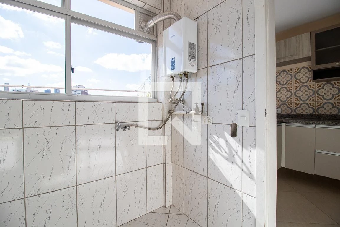 Apartamento de 3 quartos com piso de madeira ou laminado — photo 38