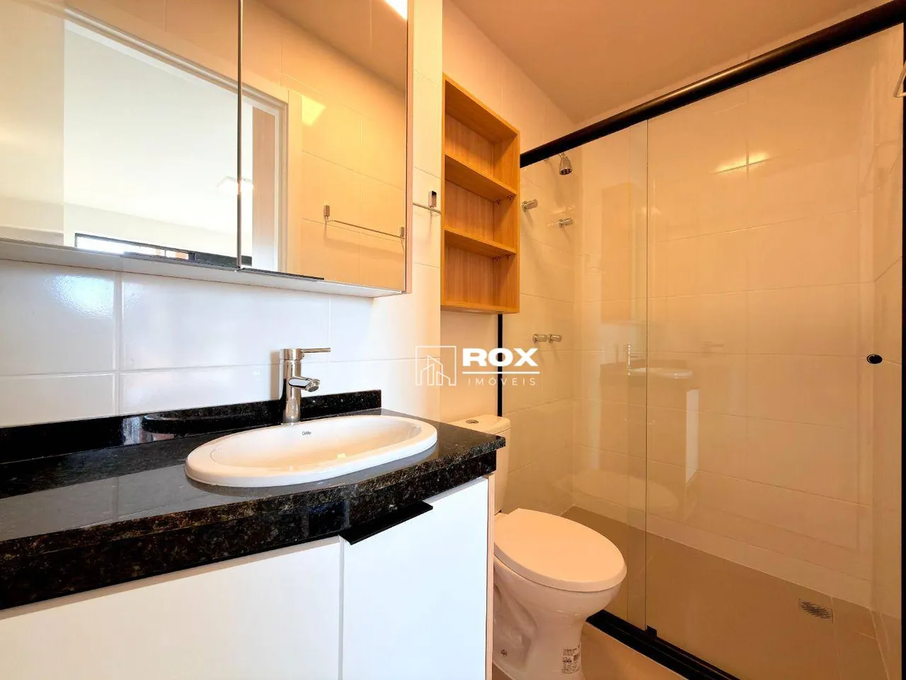Furnished 1-bedroom apartment with a private BBQ — photo 15