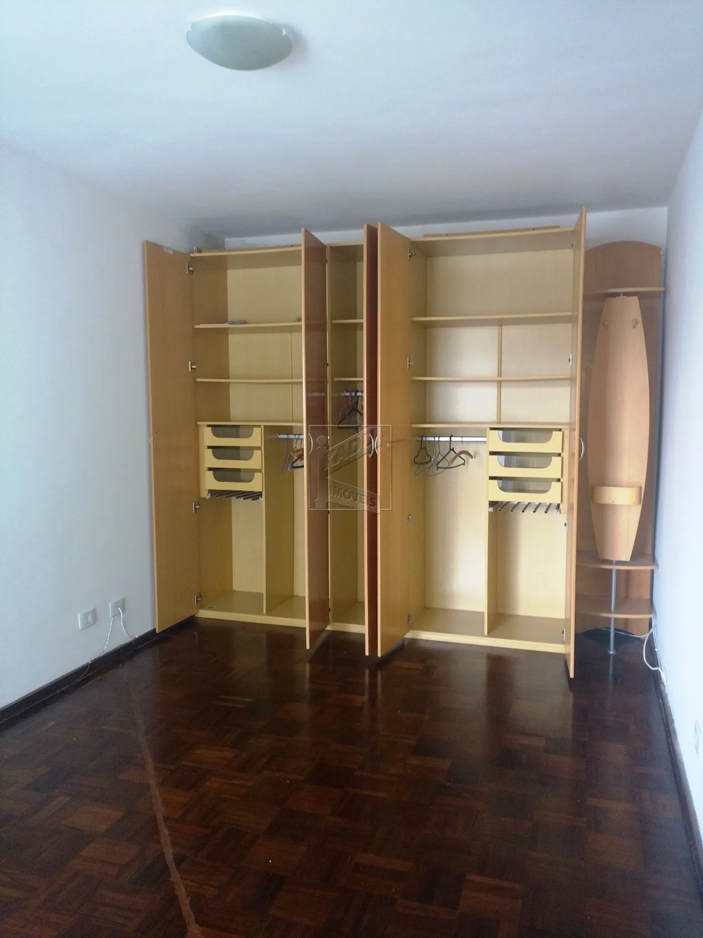 3-bedroom apartment with wood or laminate floors in Curitiba — photo 6