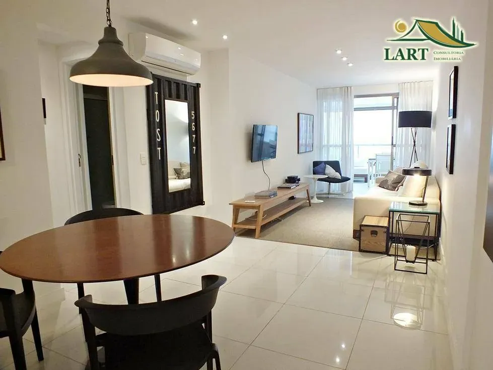 Apartamento com 2 dormitórios e varanda de vidro — photo 15