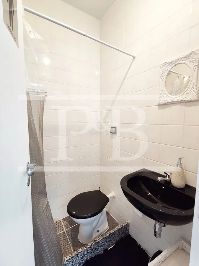 Furnished apartment with 4 bedrooms and 400 m² — photo 48