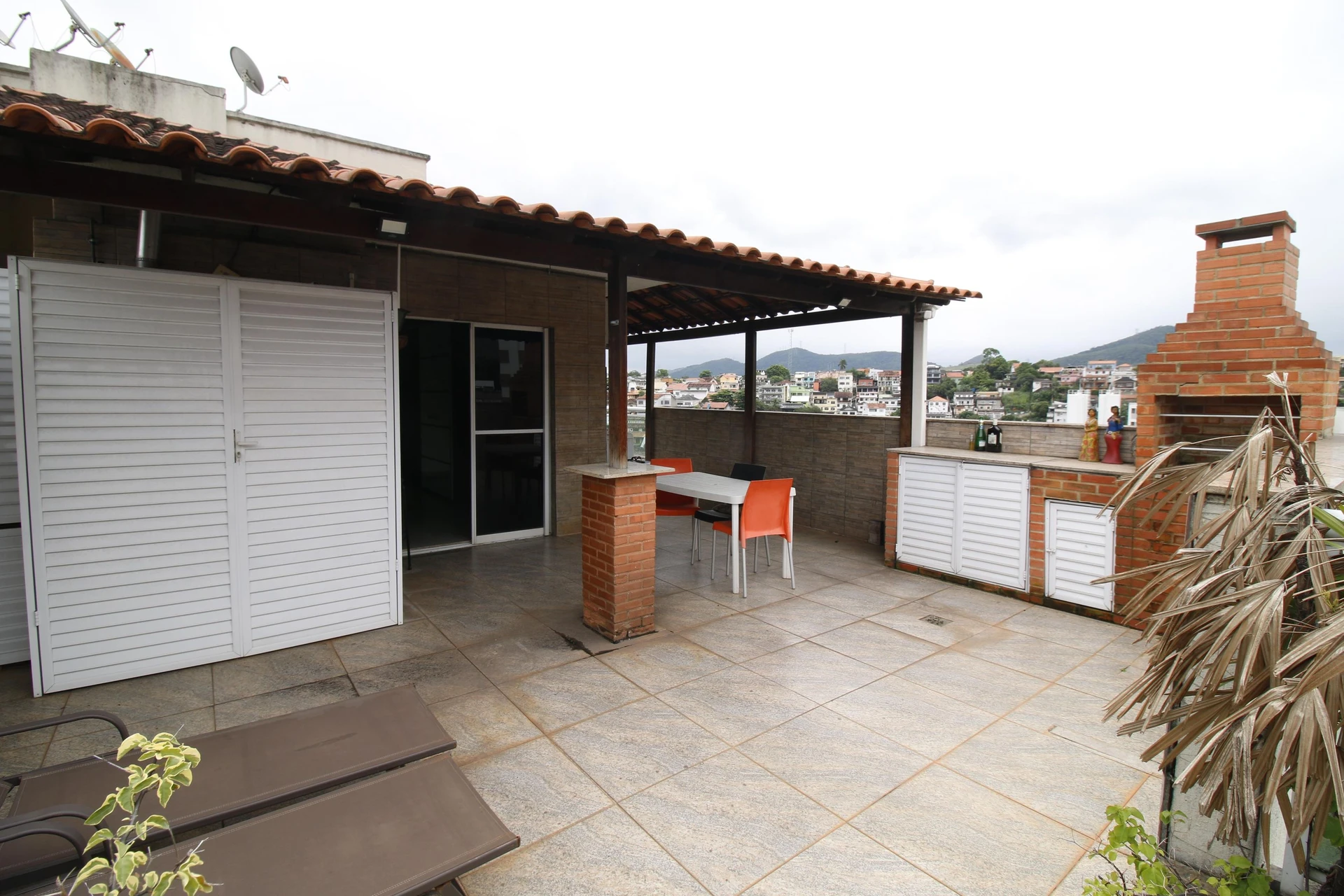 Apartment, 161 m², with a grill on the balcony — photo 16