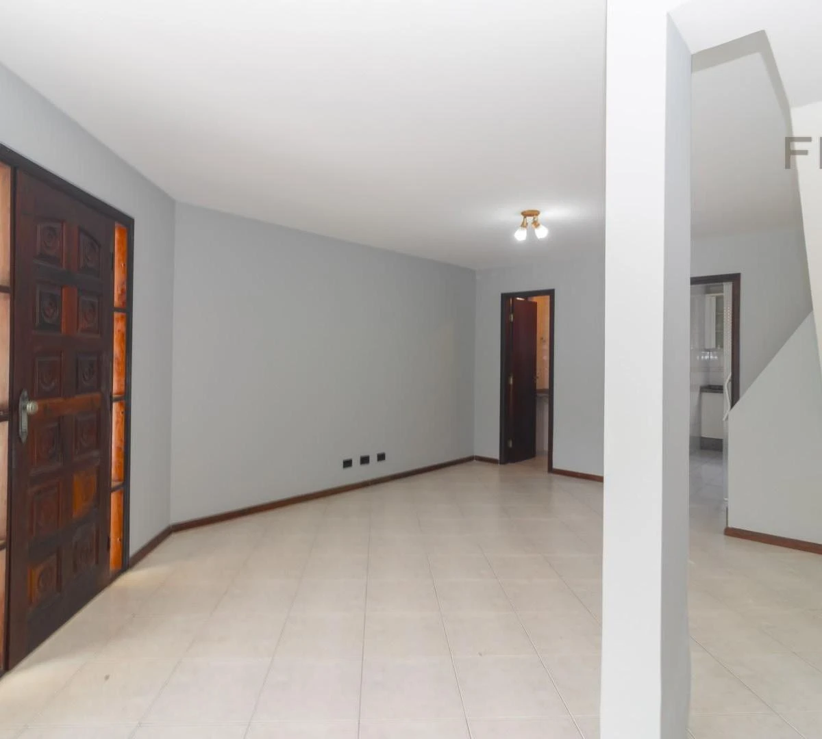 4-bedroom house with a bathtub in Curitiba — photo 9