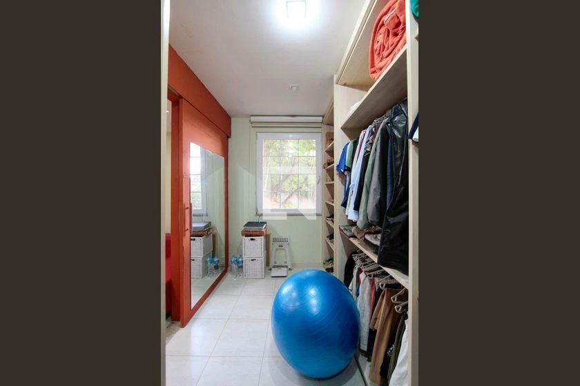 Furnished house with 4 bedrooms and an open-plan kitchen — photo 42