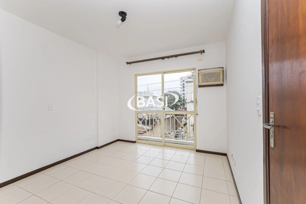 1-bedroom apartment with an American-style kitchen and 57 m² — photo 19
