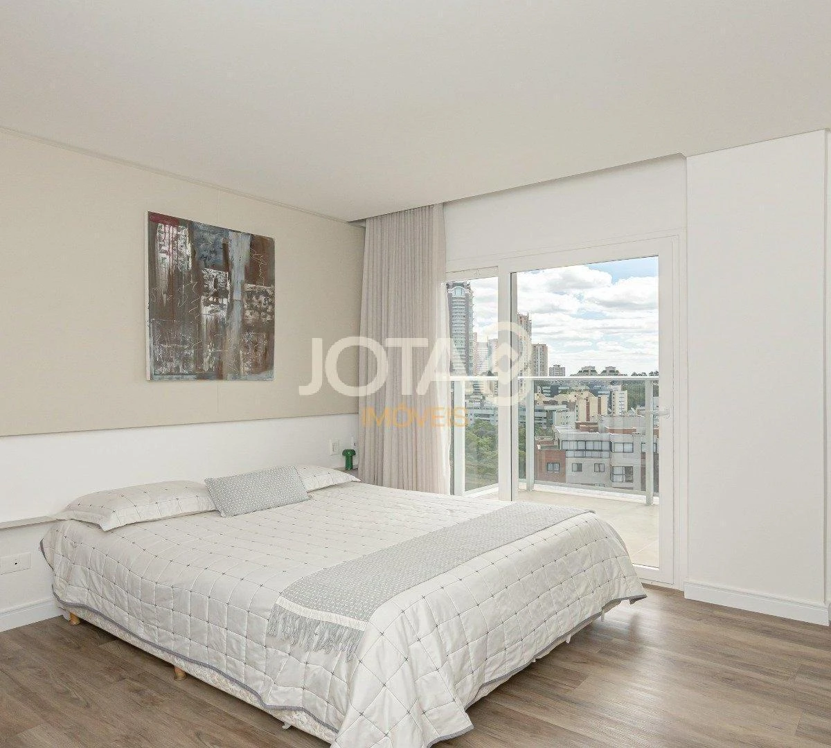 Floor-to-ceiling windows in a 3-bedroom apartment, 194 m² — photo 5