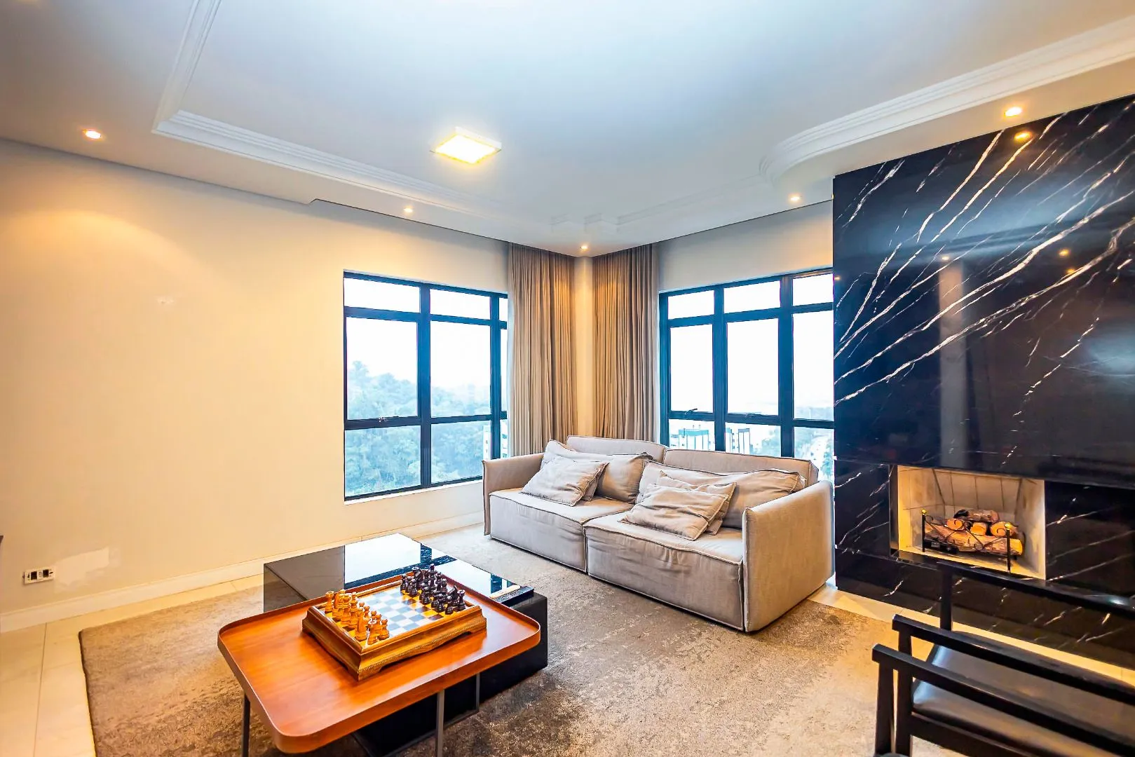 Furnished apartment with open-plan kitchen and 4 bedrooms — photo 6