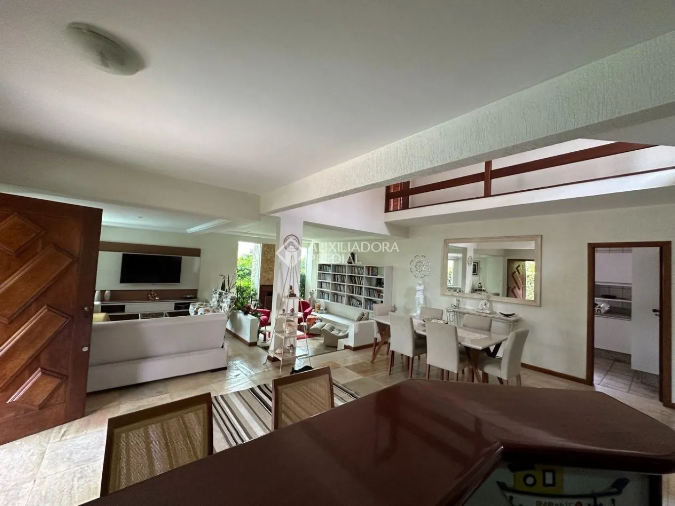 3 quartos e varanda envidraçada: casa de 288 m² — photo 23