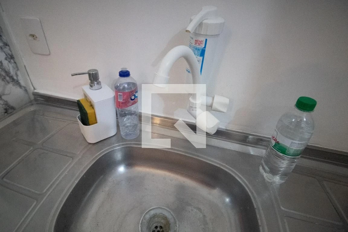 Furnished studio with 1 bedroom and 1 bathroom — photo 12