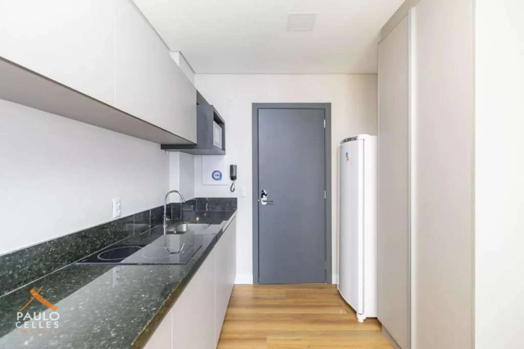 Furnished studio with balcony and air conditioning — photo 2