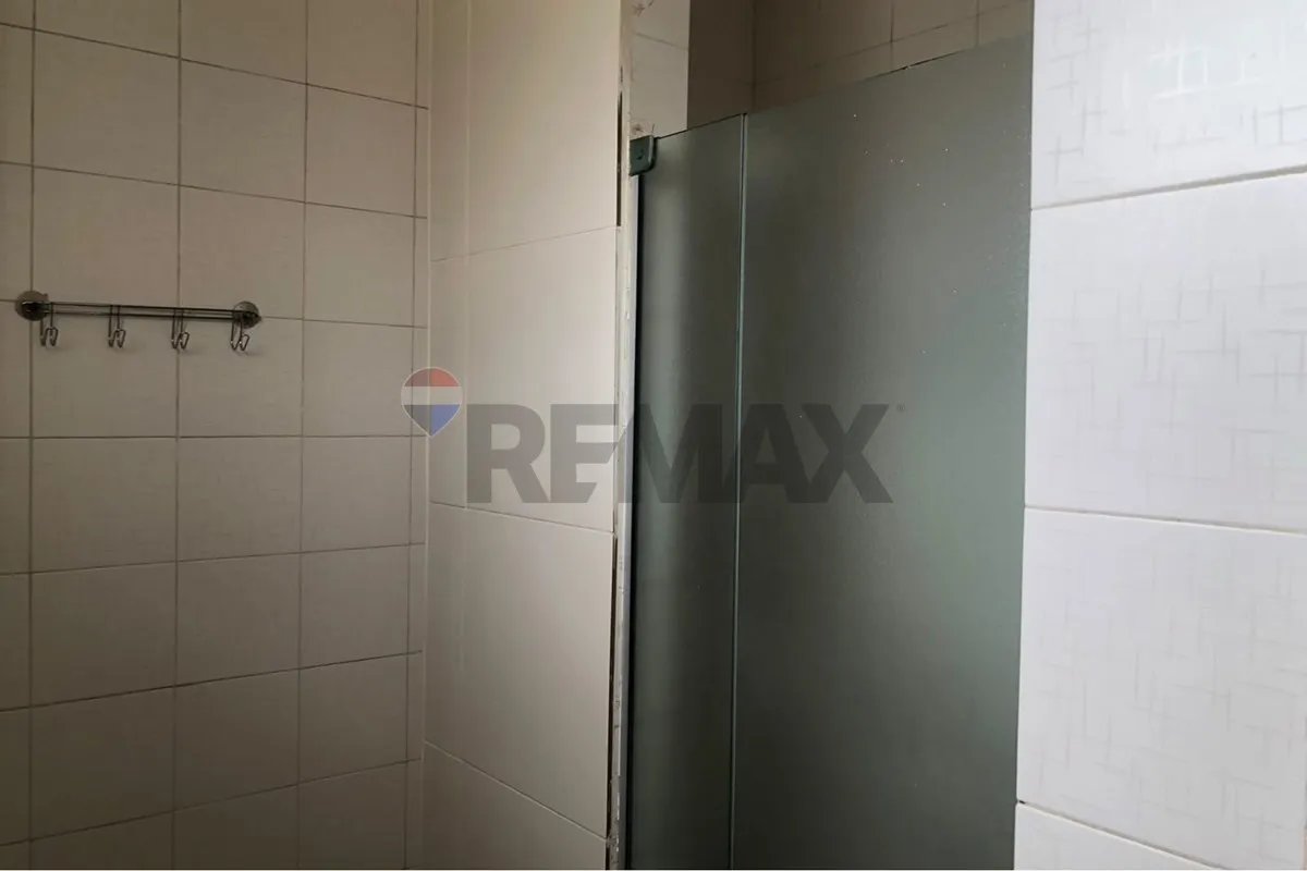 63 m² apartment with a washing machine and a bathtub — photo 22
