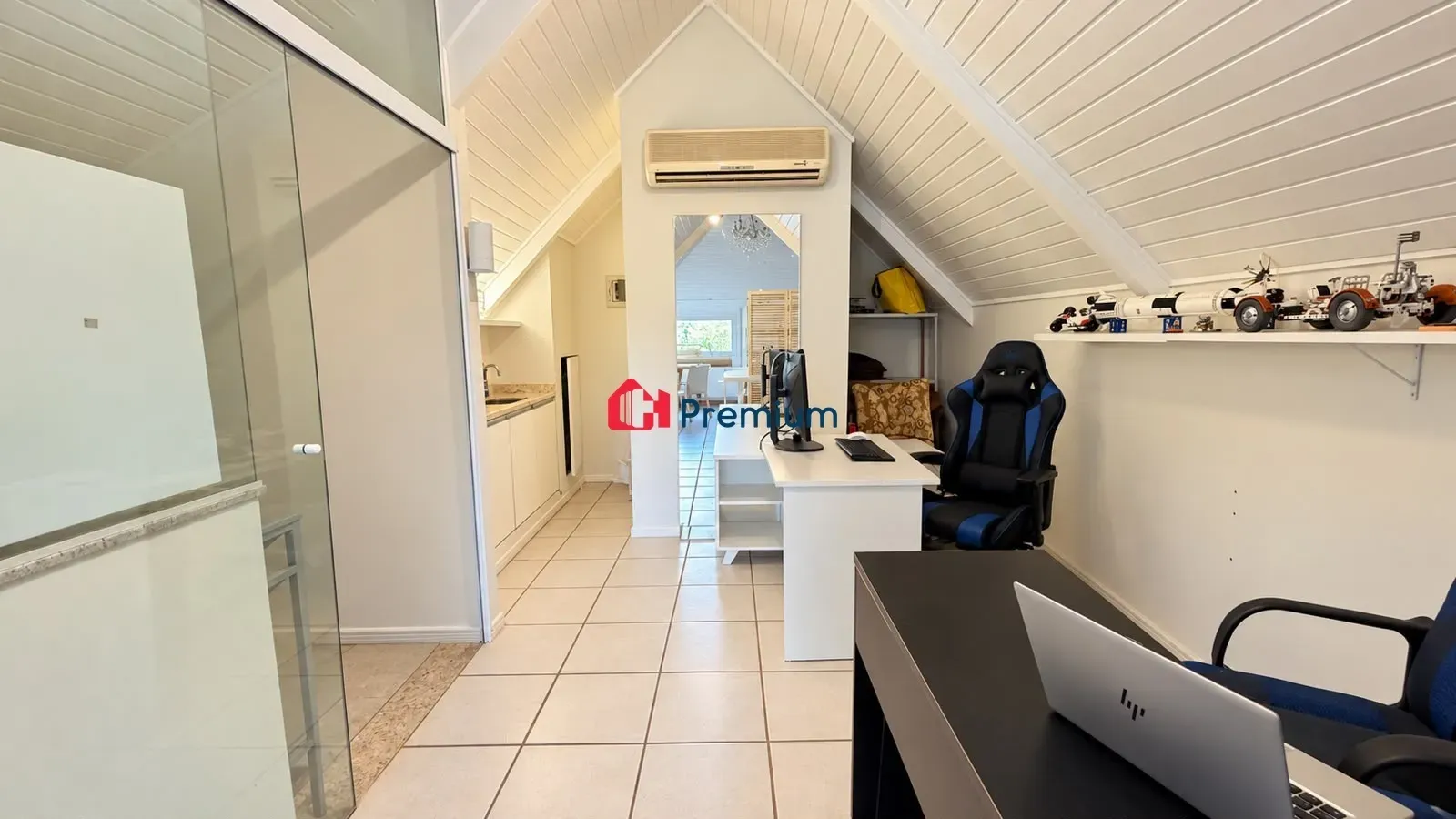 Washing machine in a 5-bedroom house, 350 m² — photo 39