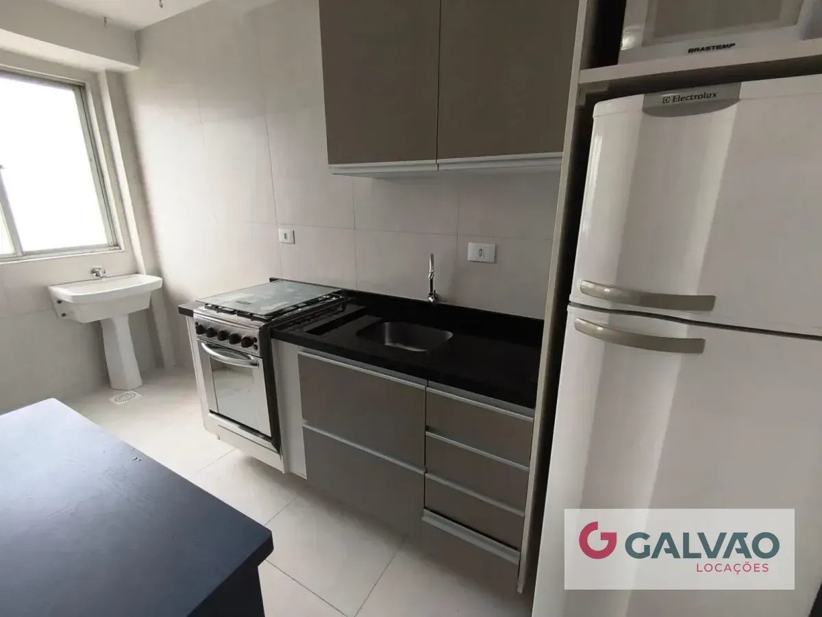 Furnished 1-bedroom apartment with open-plan kitchen — photo 8