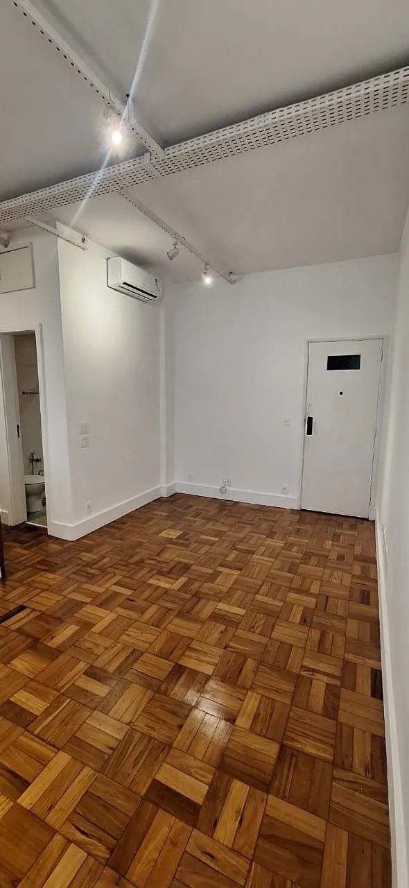 Apartamento, 45 m², com piso de madeira ou laminado — photo 4