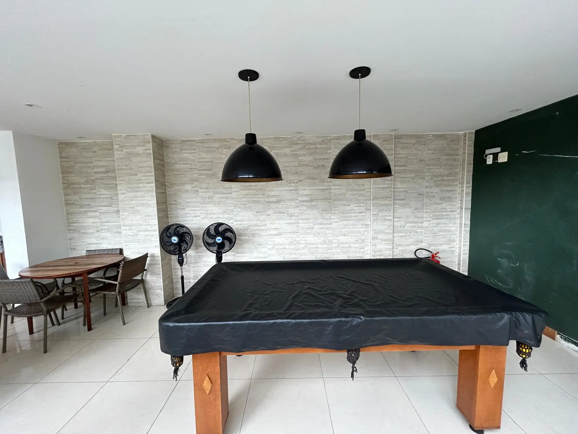 2-bedroom apartment with a mountain view in Rio de Janeiro — photo 56