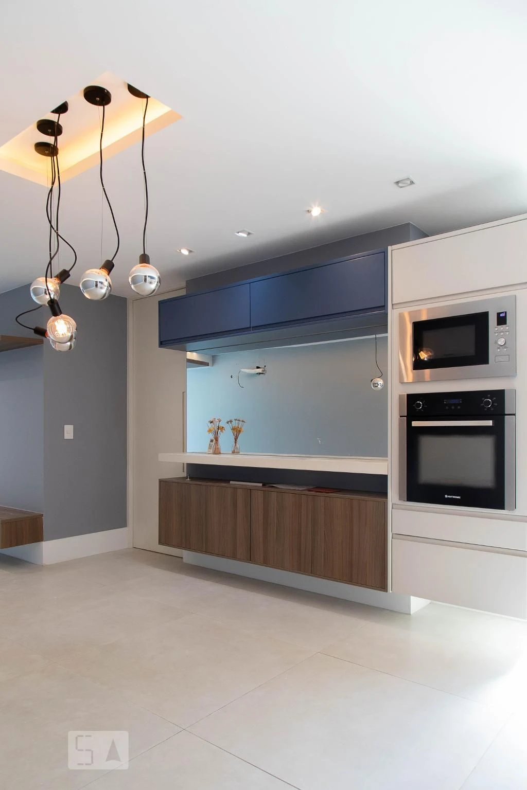 Furnished apartment, 90 m², with a glass-enclosed balcony — photo 38