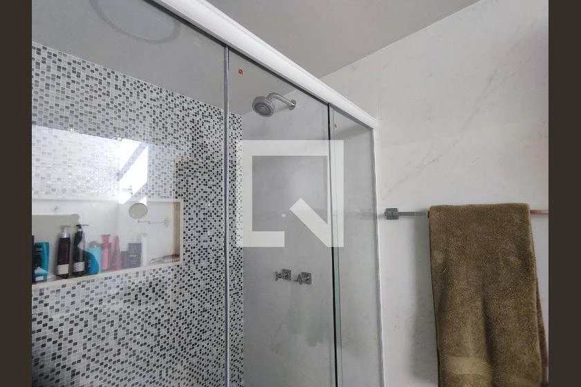 Rental apartment with 4 bedrooms, 360 m² and a balcony — photo 42
