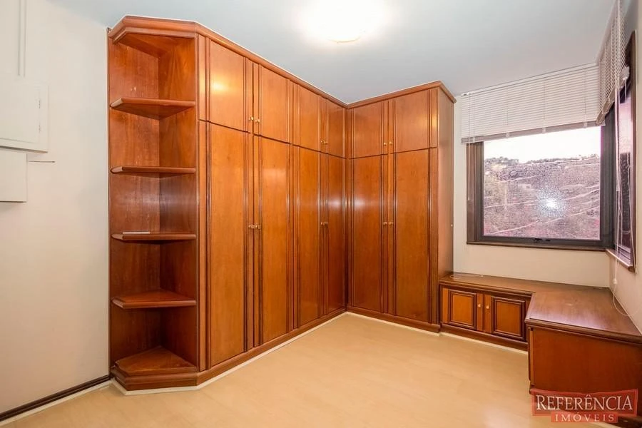 House, 550 m², with a walk-in closet — photo 6