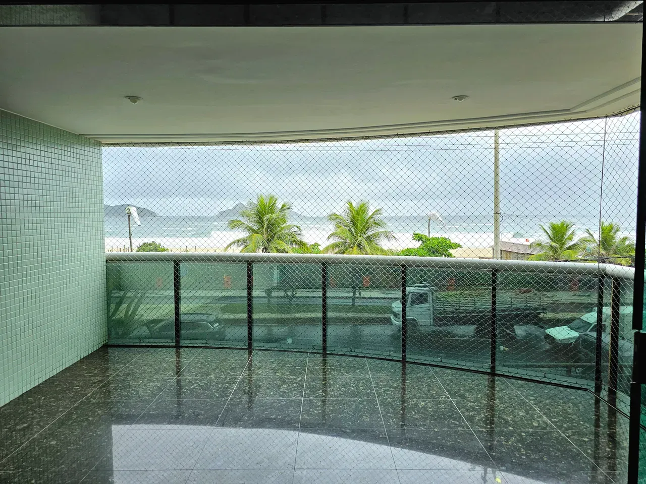 3-bedroom apartment with glass-enclosed balcony and 4 baths — photo 5