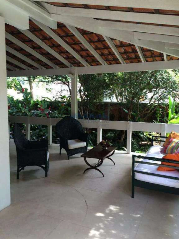 Furnished house with 4 bedrooms and 498 m², closed kitchen — photo 5