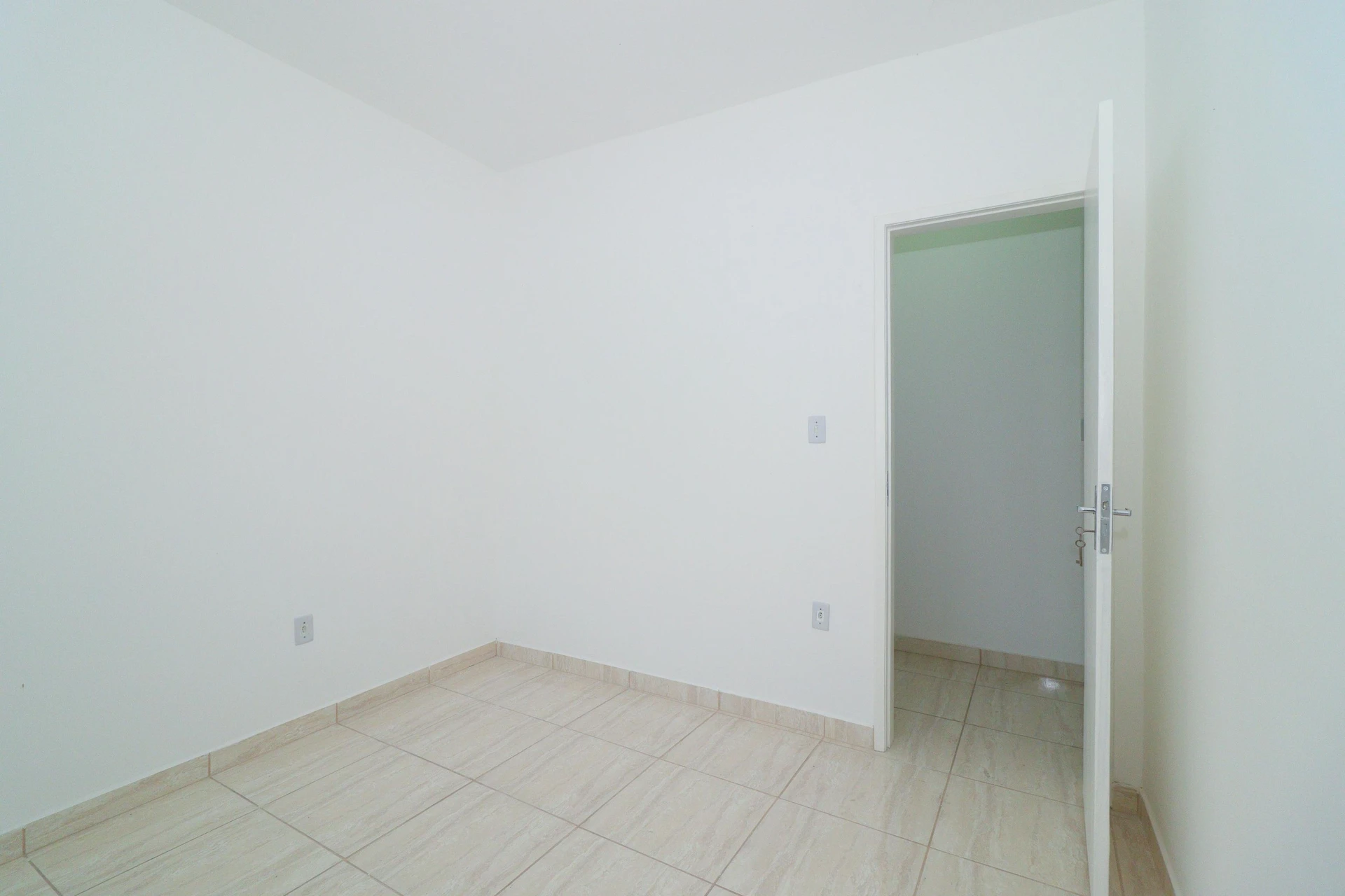 2-bedroom apartment with separate kitchen and no parking — photo 23