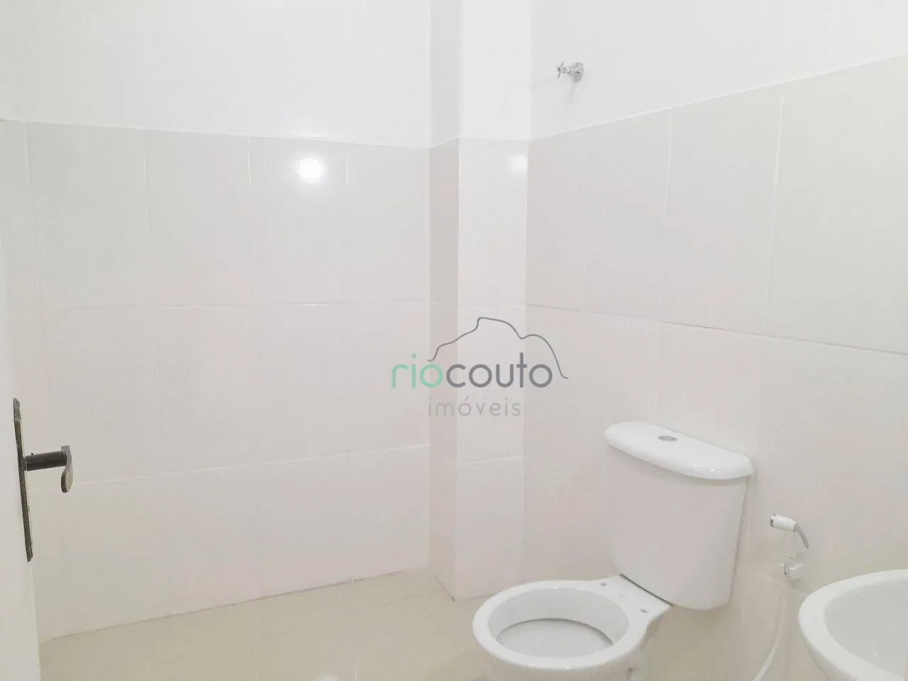 Unfurnished 2-bedroom apartment with 2 bathrooms and parking — photo 8