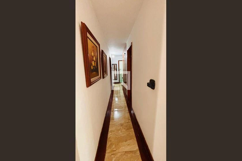 608 m² house with 7 bedrooms and 3 en-suites — photo 36