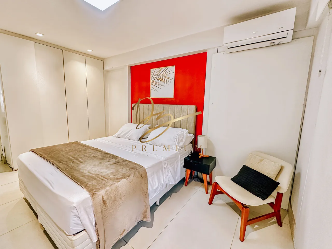 Furnished 2-bedroom, 2-bath apartment with parking — photo 4