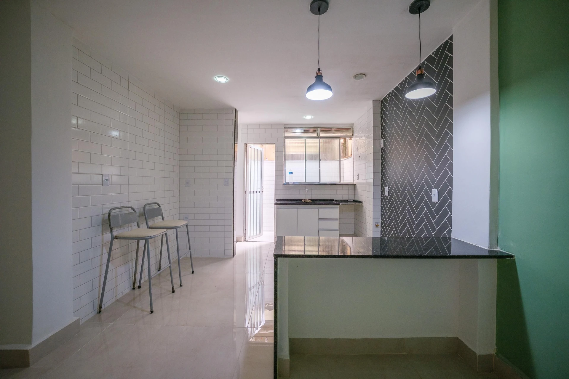 2-bedroom apartment with 1 parking space and private garden — photo 2