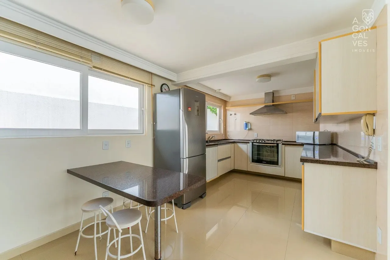 Furnished house with 4 bedrooms and 5 bathrooms — photo 2